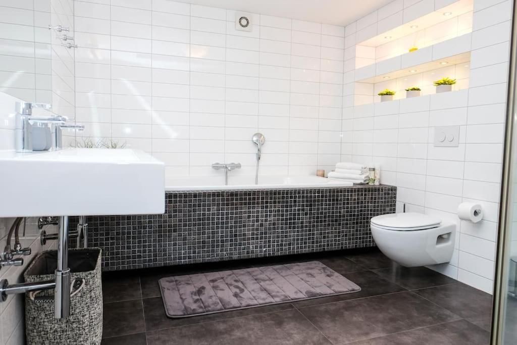 #Stayhere - Spacious Luxury Town Hall 3Bdr Apartment Вилнюс Екстериор снимка